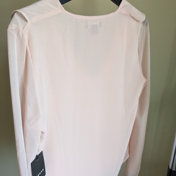 Top - Picture 4 of 4